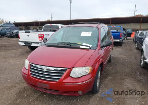 2005 Chrysler Town & Country Touring из США, поврежденный, VIN 2C8GP54L55R333818